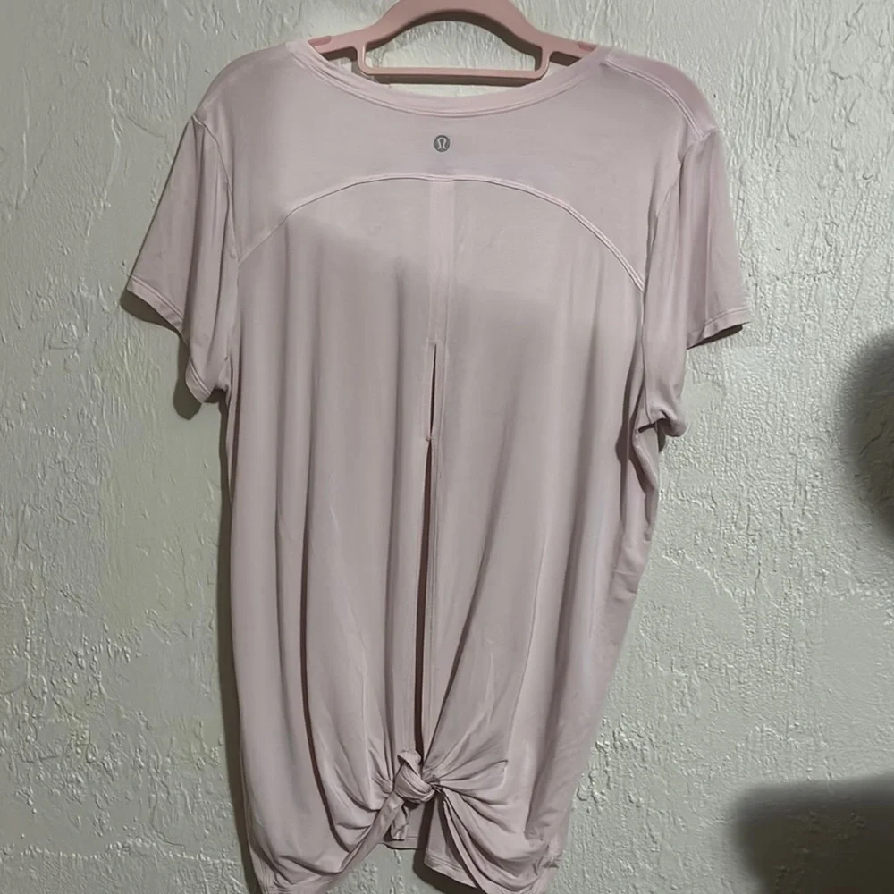 lululemon athletica very pale